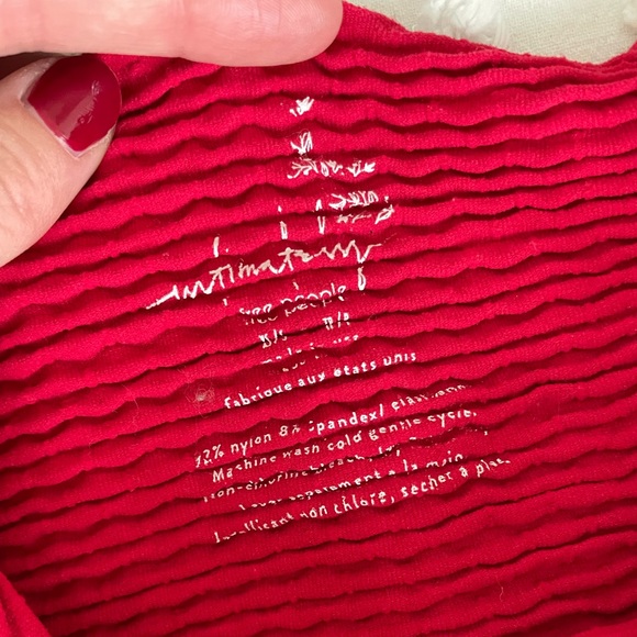 Free People red textured spandex crop top SIZE XS/S - Picture 2 of 2
